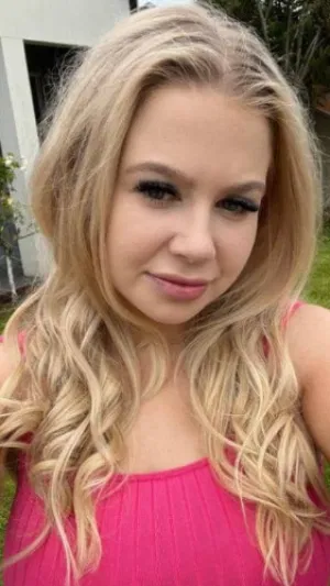 elina12, 24 years old from Spain