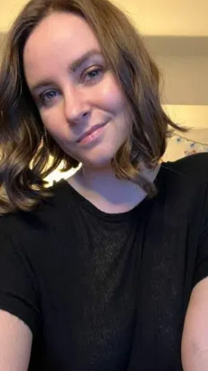 sfghj, 24 years old from Ireland