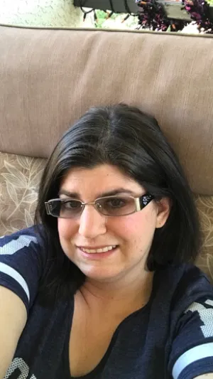 deki, 25 years old from Ireland