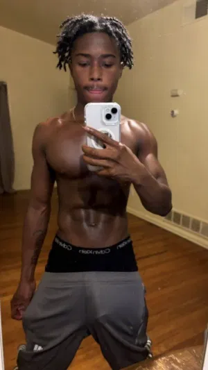 TizzyKay, 18 years old from Nigeria