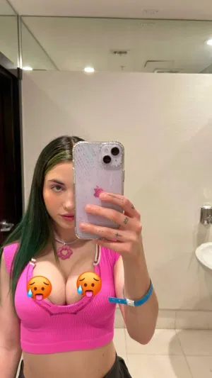 Elliecut666, 22 years old from United States