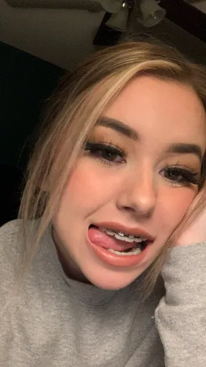 Chkn42, 21 years old from United States