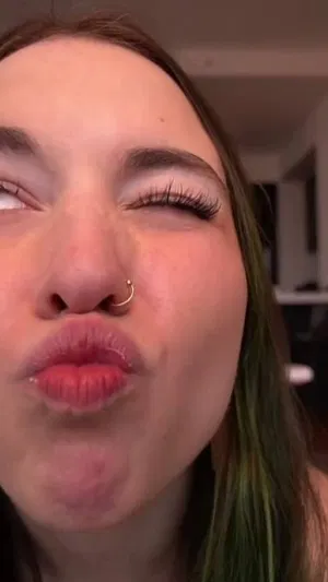 Elliecut884, 22 years old from United States