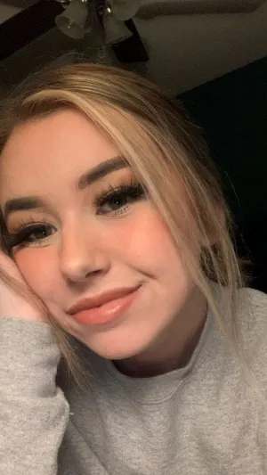 Elinacut672, 22 years old from United States