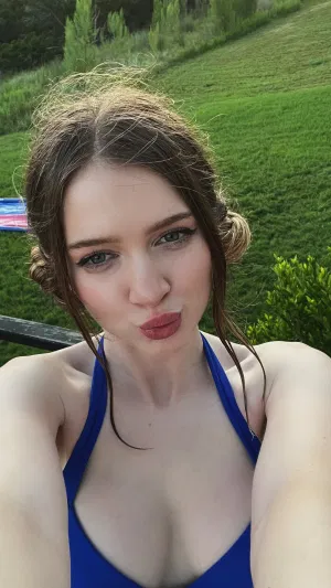 Indie024, 19 years old from United States
