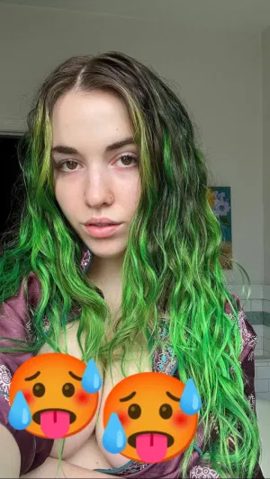 Elliecute559, 22 years old from United States