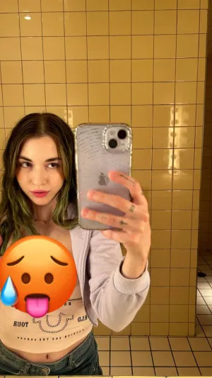 Elliecute033, 22 years old from United States