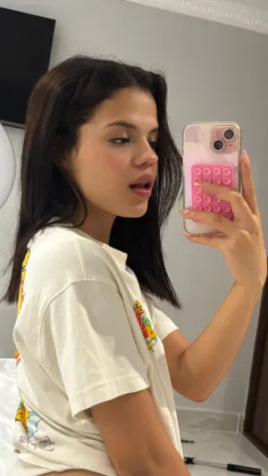 rtyt7oi8, 22 years old from Ireland