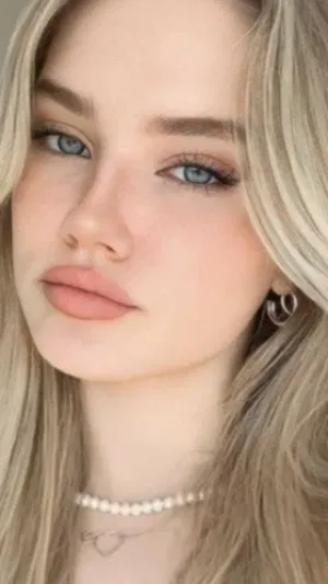 hyema45, 23 years old from United Kingdom