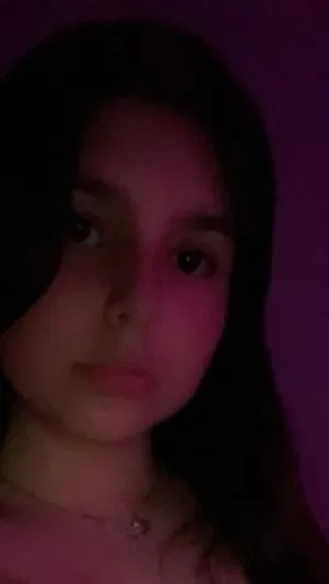 lilyy252xoxo, 18 years old from Canada