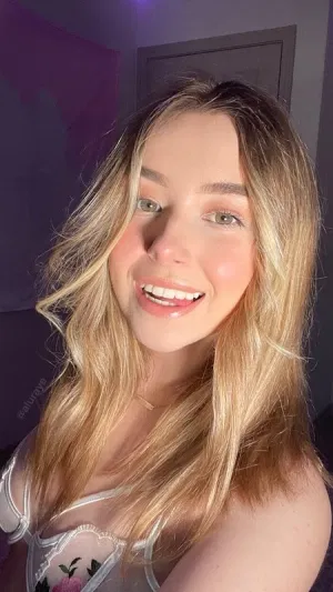 Emily-Rogers, 22 years old from Norway