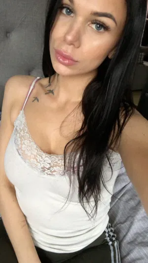 sraxa727, 19 years old from United States