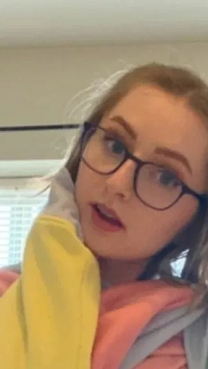 Alijes43, 20 years old from United States