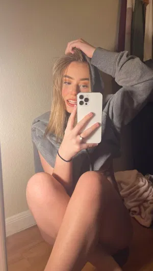 Juliaquin23, 22 years old from United States