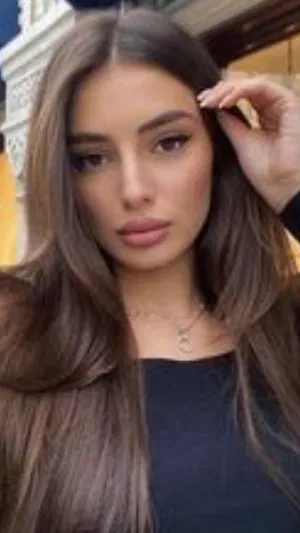 vevruna, 24 years old from Canada