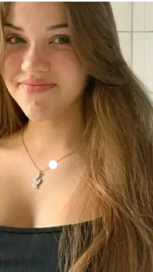 sdrema, 24 years old from Canada