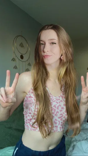 Lucy_2x, 21 years old from United States