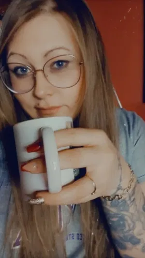 shitji, 25 years old from Canada