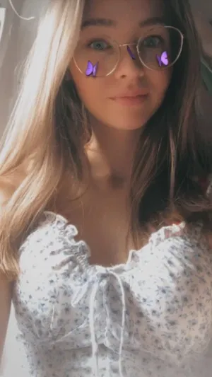 juytrd, 24 years old from Canada