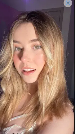 ghfh, 23 years old from United Kingdom