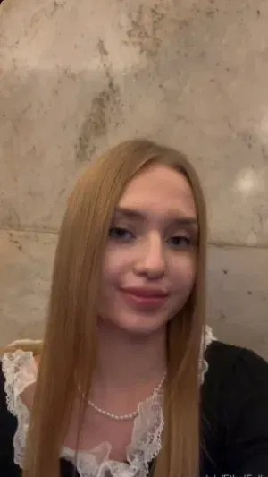 vhfjxfx, 24 years old from Iceland