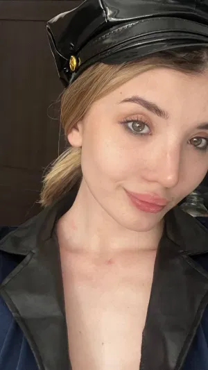 Alicarose7542, 20 years old from Germany