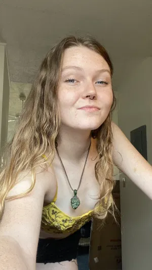 Licaj24, 20 years old from United Kingdom