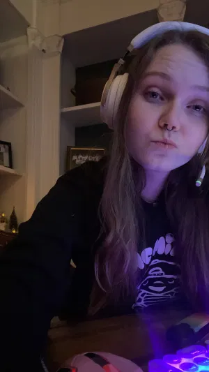 Licauh56c, 20 years old from Canada