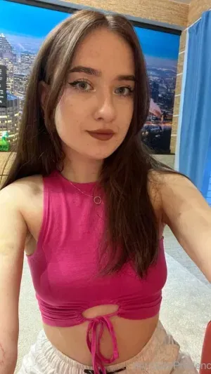 esxydt, 25 years old from United Arab Emirates