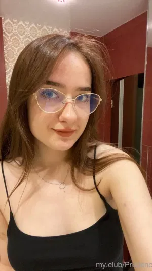 sakumo25, 22 years old from Canada