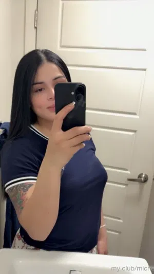 hosinu445, 25 years old from Canada
