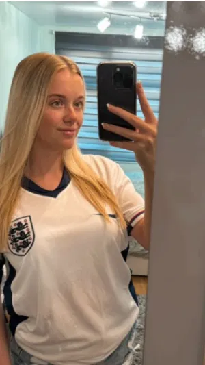 samntha, 23 years old from United Kingdom