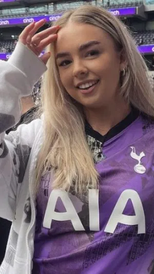 Athena147, 23 years old from United Kingdom