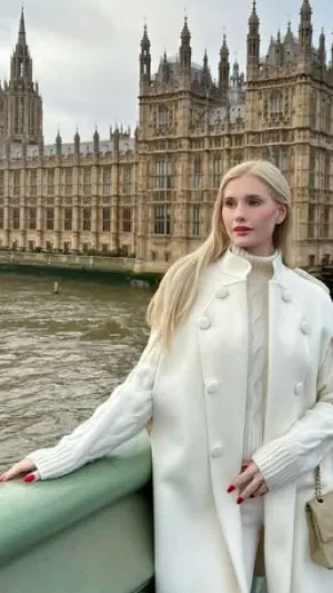 Ariana148, 24 years old from United Kingdom