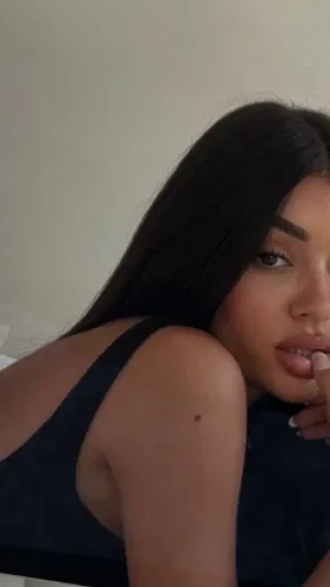 fhgs, 22 years old from United Kingdom