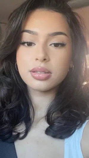 laya34, 24 years old from Canada