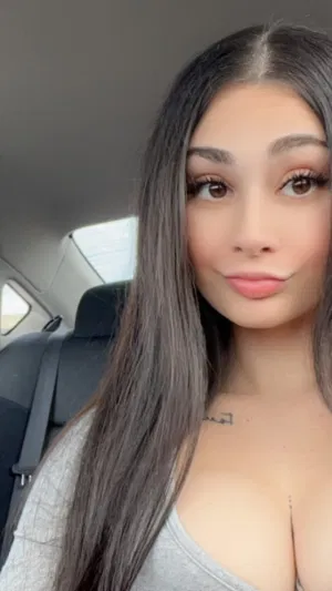 Risalove443, 21 years old from United States