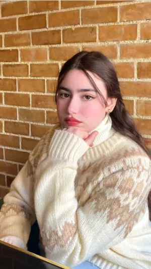 Nora128, 23 years old from France