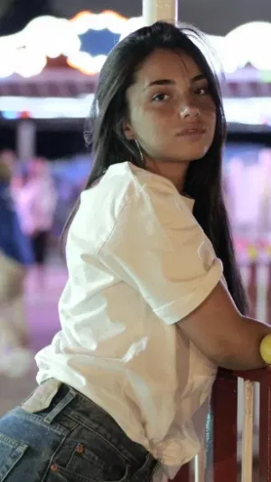 efwdqwe, 22 years old from United Kingdom