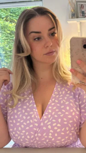 Eliana856, 25 years old from France