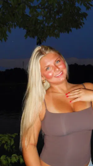 Emily257, 25 years old from France