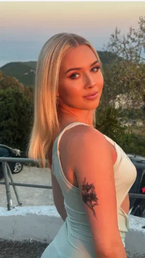 Iris4521, 25 years old from United Kingdom