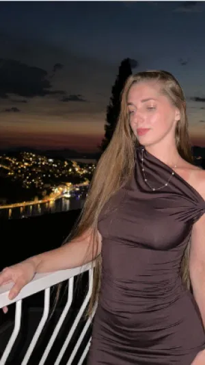 Hadley00, 25 years old from Spain