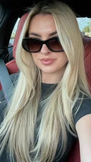 Emily785, 23 years old from France