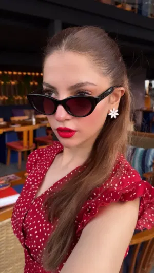 Carrie854, 23 years old from France