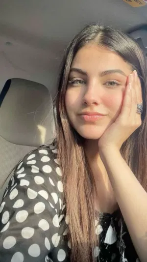 mina515, 25 years old from Canada