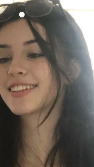 Isabel222, 22 years old from Canada