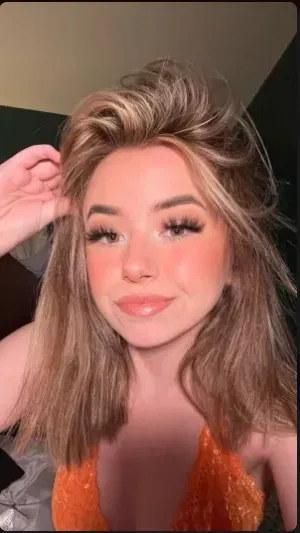 Amy587, 26 years old from United Kingdom