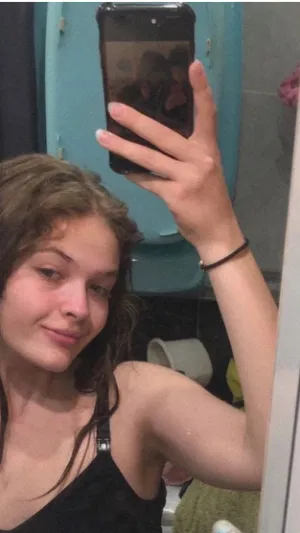 Sara1205, 22 years old from Canada