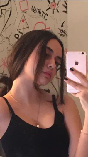 Kylie000, 22 years old from Canada